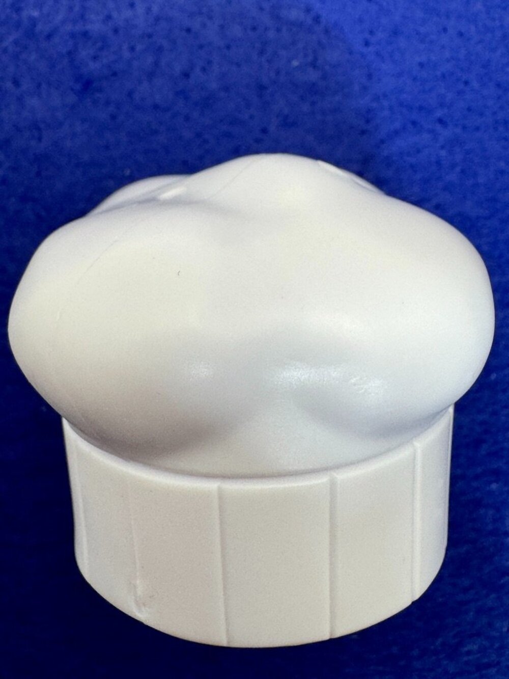 Bluey Muffin's CHEF HAT White Plastic Accessory fits approx. 3" PVC Figures